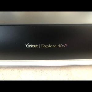 Cricut Explorer 2 gently used (will send w/ box and instructions)